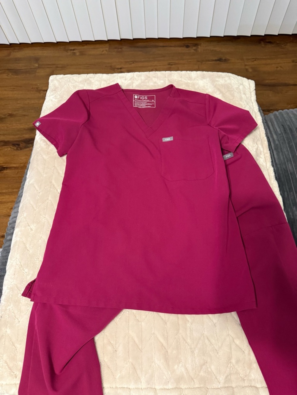 Figs Women's Scrub Set